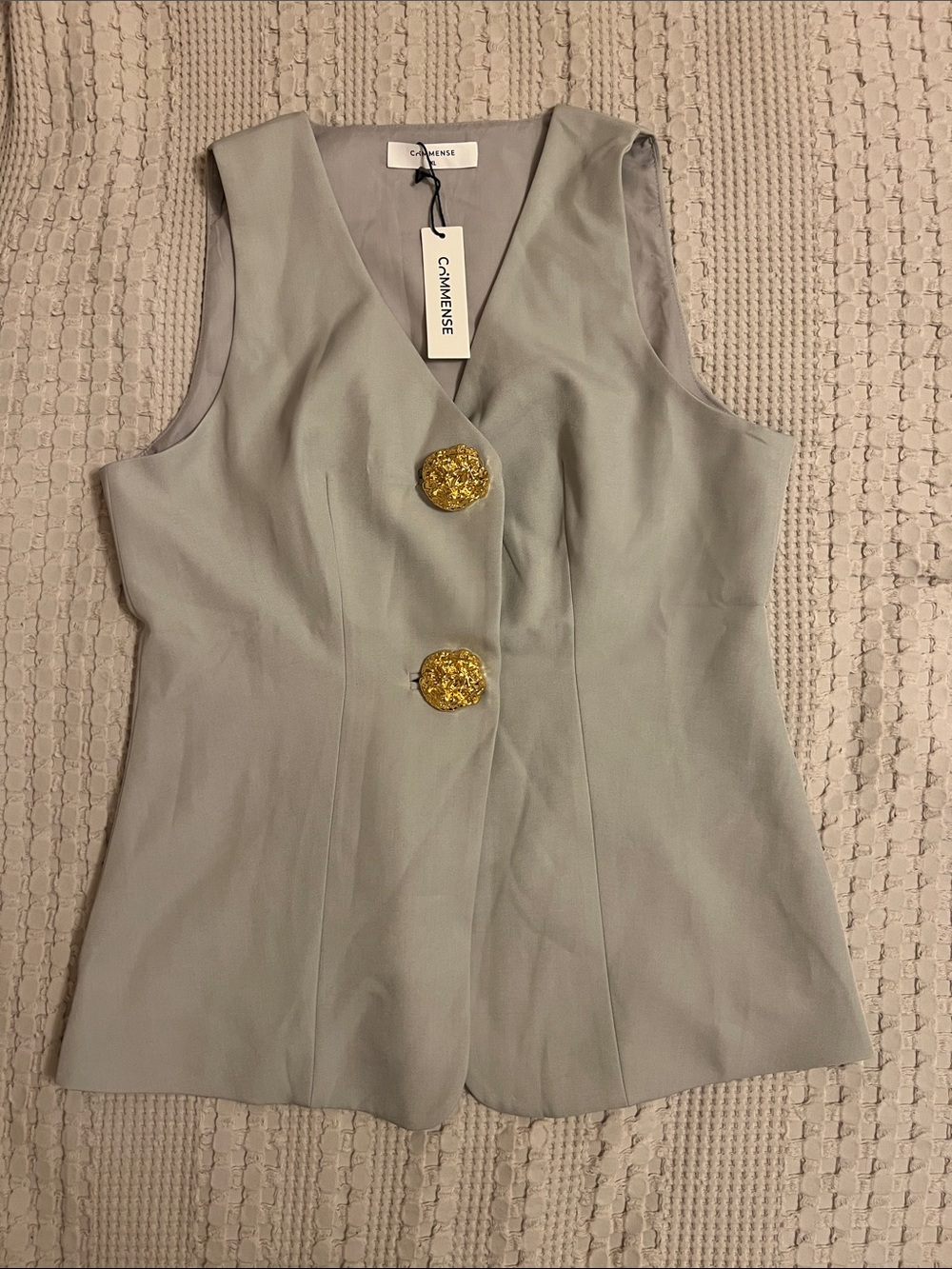 Chic Sleeveless Vest with Gold Buttons - Light Gray